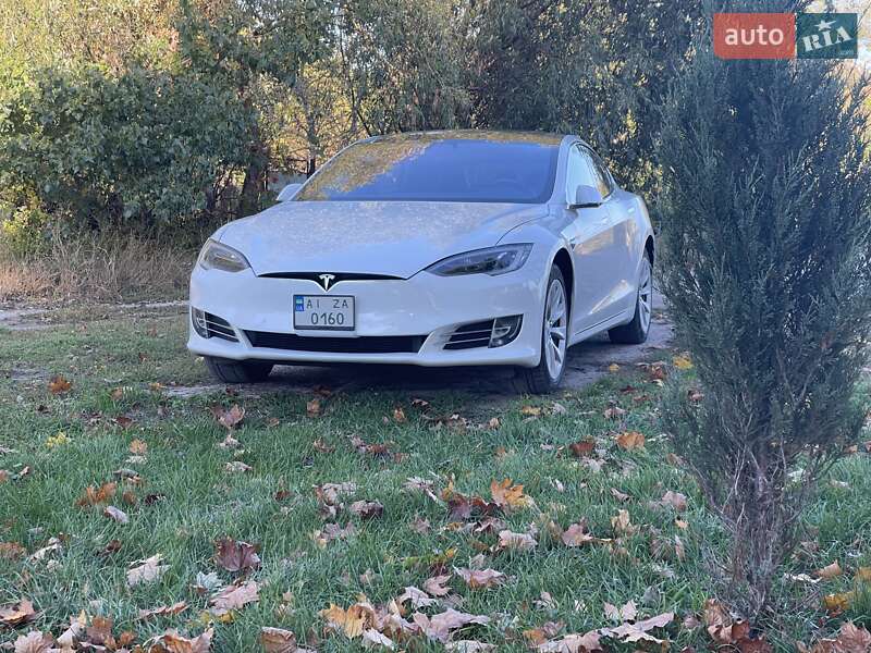 Лифтбек Tesla Model S 2016 в Белой Церкви