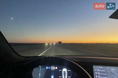 Лифтбек Tesla Model S 2016 в Белой Церкви