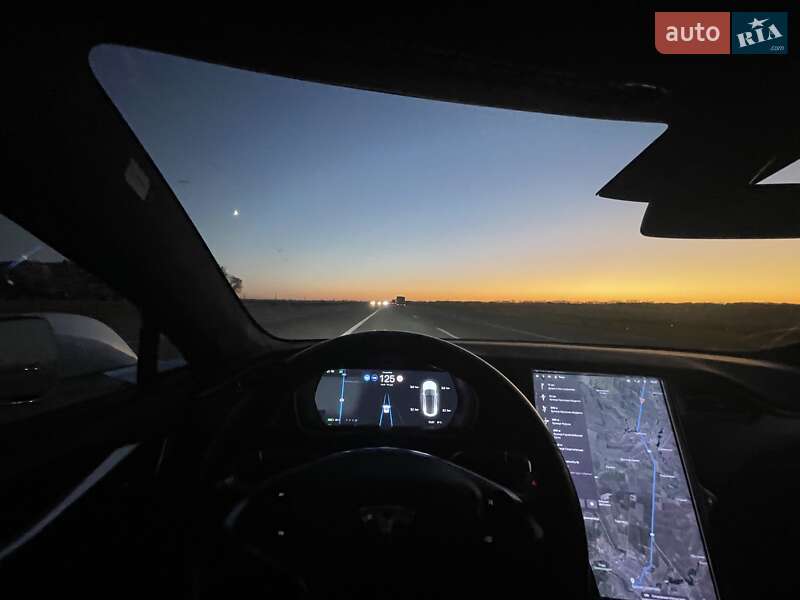 Лифтбек Tesla Model S 2016 в Белой Церкви