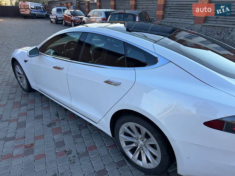 Лифтбек Tesla Model S 2016 в Белой Церкви