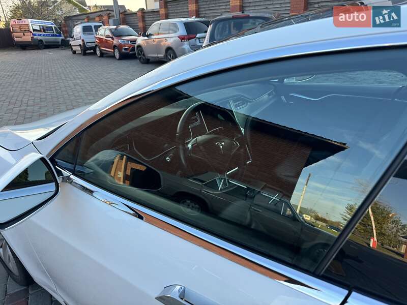 Ліфтбек Tesla Model S 2016 в Білій Церкві