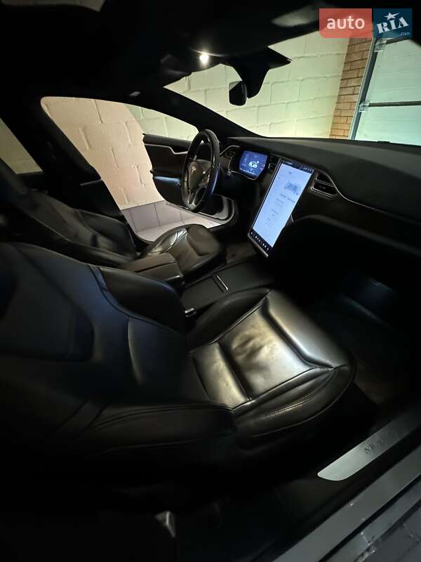 Лифтбек Tesla Model S 2016 в Белой Церкви