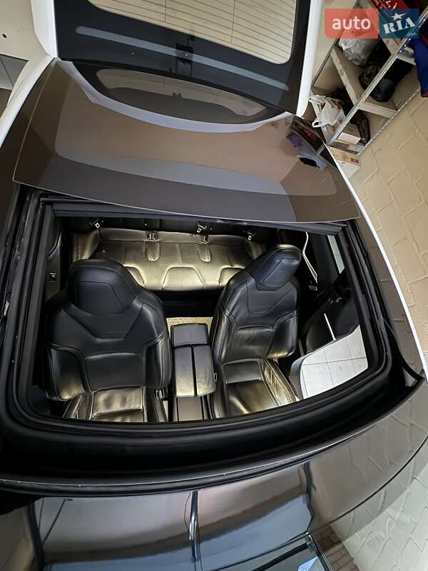 Лифтбек Tesla Model S 2016 в Белой Церкви