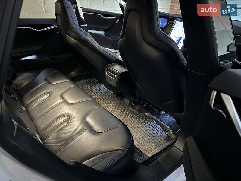 Лифтбек Tesla Model S 2016 в Белой Церкви