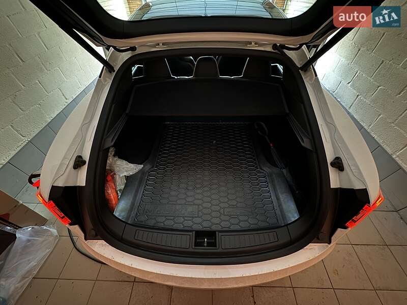 Ліфтбек Tesla Model S 2016 в Білій Церкві