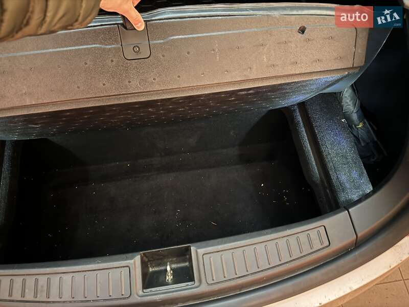 Лифтбек Tesla Model S 2016 в Белой Церкви