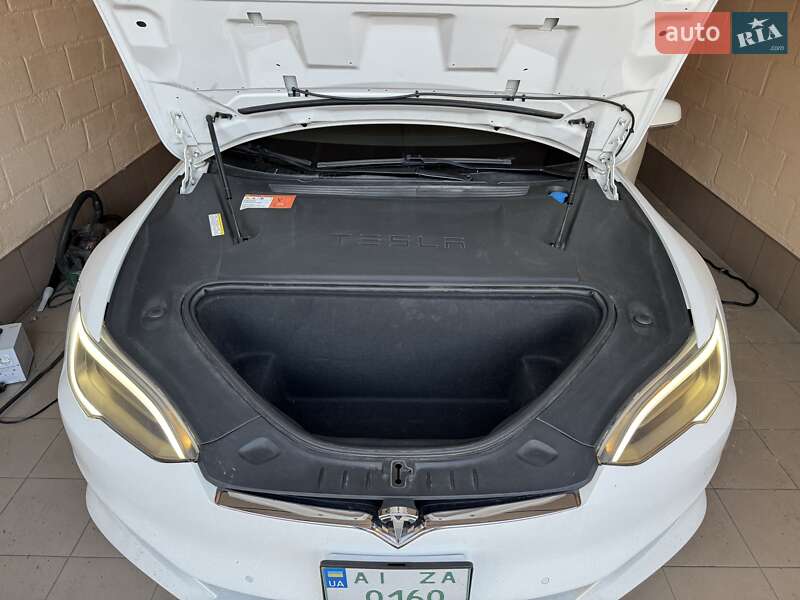 Лифтбек Tesla Model S 2016 в Белой Церкви
