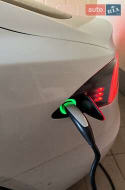 Лифтбек Tesla Model S 2016 в Белой Церкви
