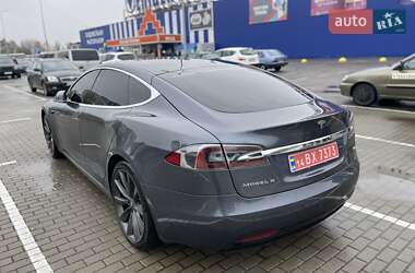 Лифтбек Tesla Model S 2017 в Львове