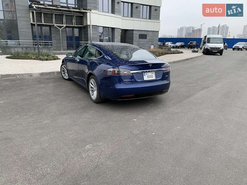 Tesla Model S 2019