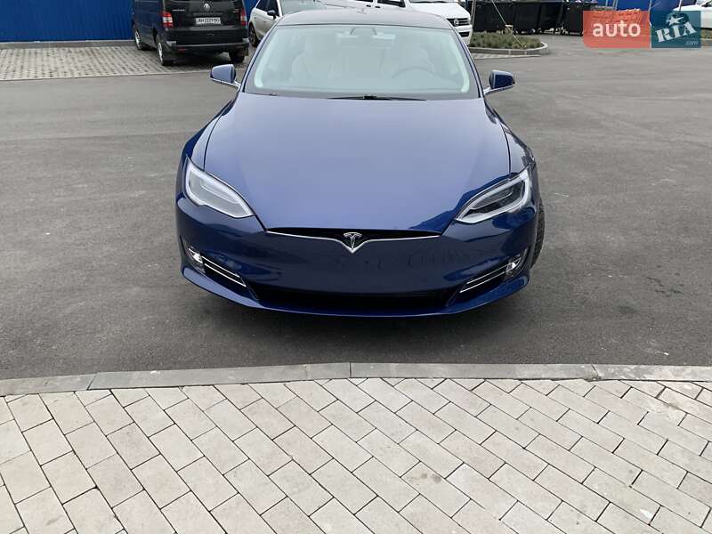 Ліфтбек Tesla Model S 2019 в Києві