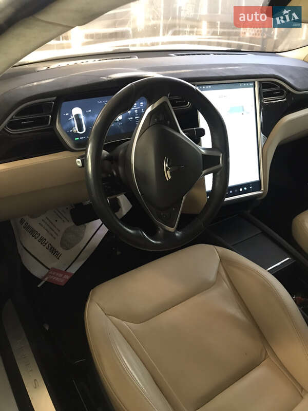 Лифтбек Tesla Model S 2015 в Киеве