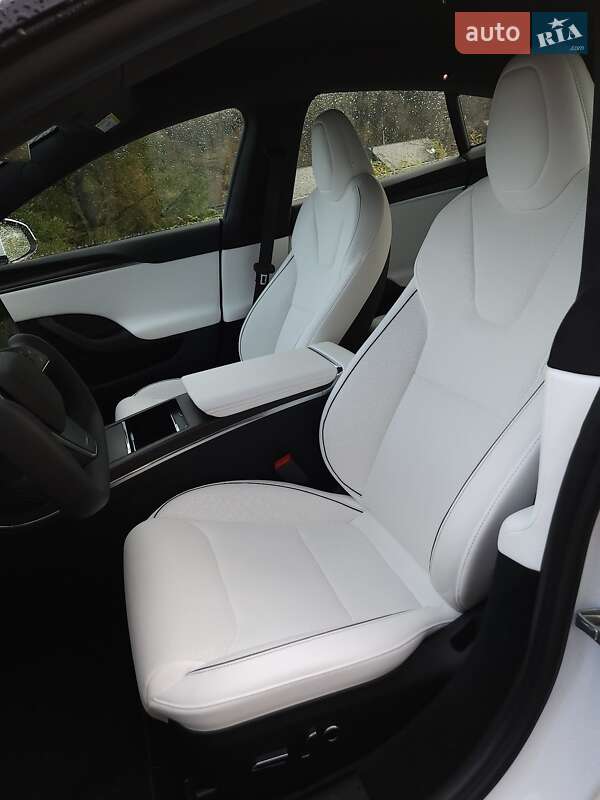 Лифтбек Tesla Model S 2021 в Киеве