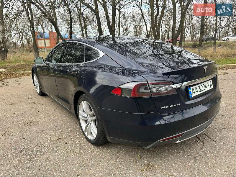 Лифтбек Tesla Model S 2013 в Одессе