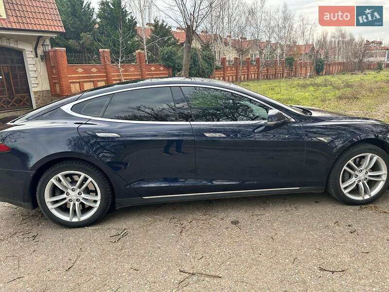 Лифтбек Tesla Model S 2013 в Одессе