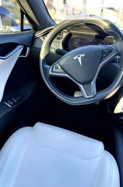 Ліфтбек Tesla Model S 2018 в Чернівцях