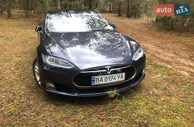 Лифтбек Tesla Model S 2014 в Умани