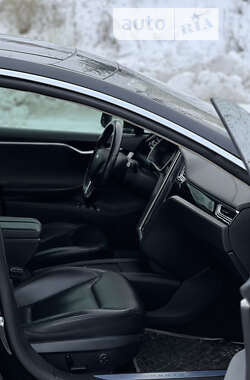 Лифтбек Tesla Model S 2015 в 