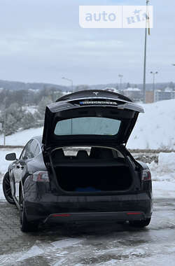 Лифтбек Tesla Model S 2015 в 