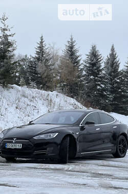 Лифтбек Tesla Model S 2015 в 