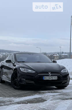 Лифтбек Tesla Model S 2015 в 