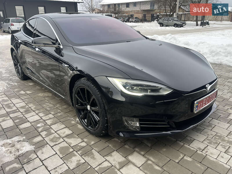 Лифтбек Tesla Model S 2017 в Бродах