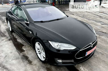 Ліфтбек Tesla Model S 2012 в Дубні