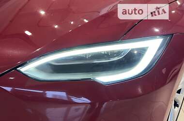 Лифтбек Tesla Model S 2016 в 