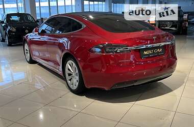 Лифтбек Tesla Model S 2016 в 