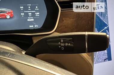 Лифтбек Tesla Model S 2016 в 