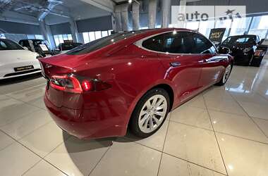 Лифтбек Tesla Model S 2016 в 