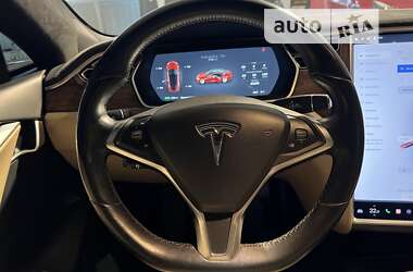 Лифтбек Tesla Model S 2016 в 