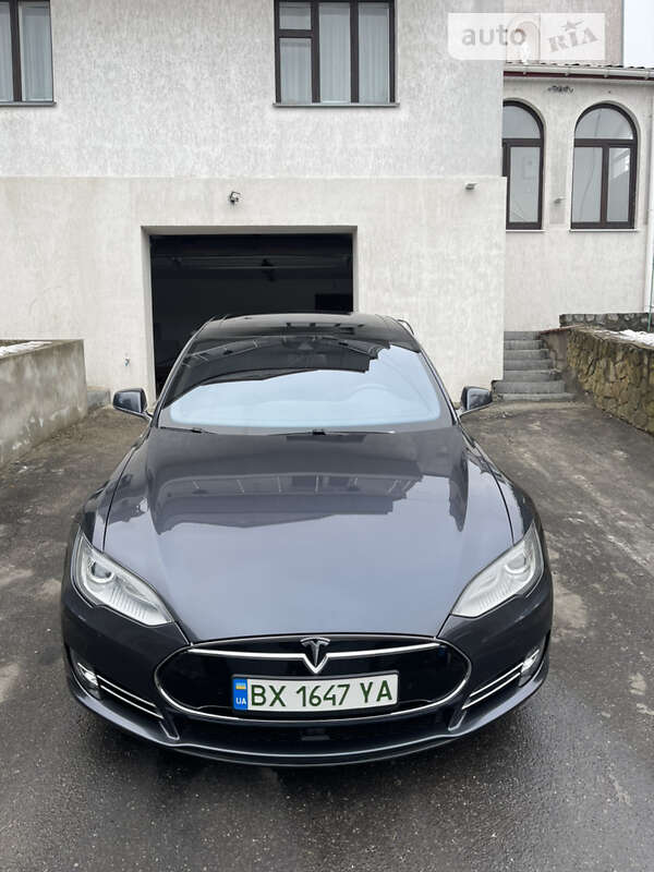 Лифтбек Tesla Model S 2015 в Хмельницком фото 7 Лифтбек Tesla Model S 2015 в Хмельницком