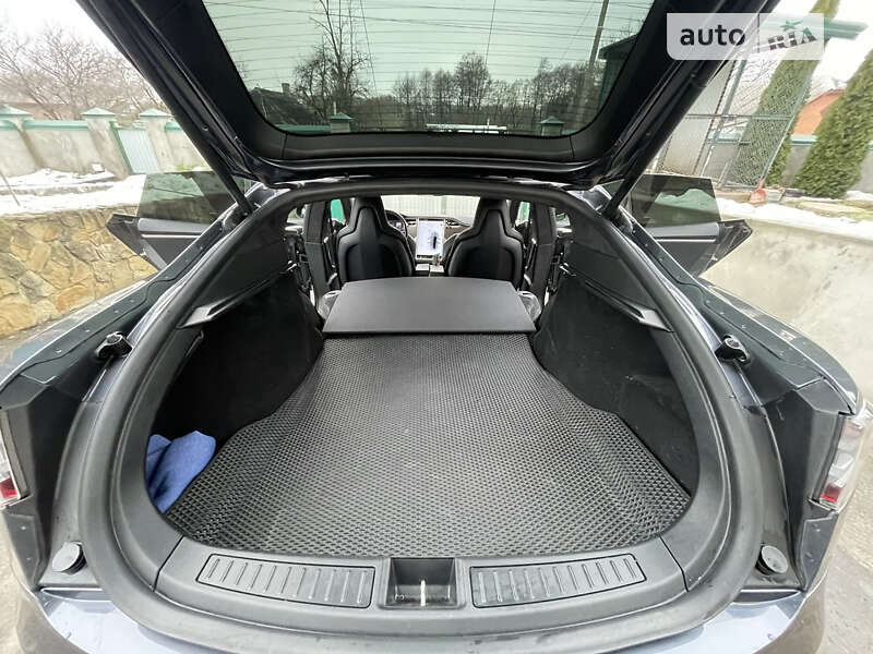 Лифтбек Tesla Model S 2015 в Хмельницком фото 16 Лифтбек Tesla Model S 2015 в Хмельницком
