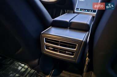 Ліфтбек Tesla Model S 2014 в Львові