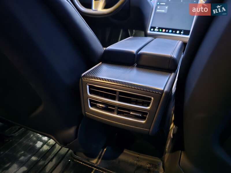 Лифтбек Tesla Model S 2014 в Запорожье