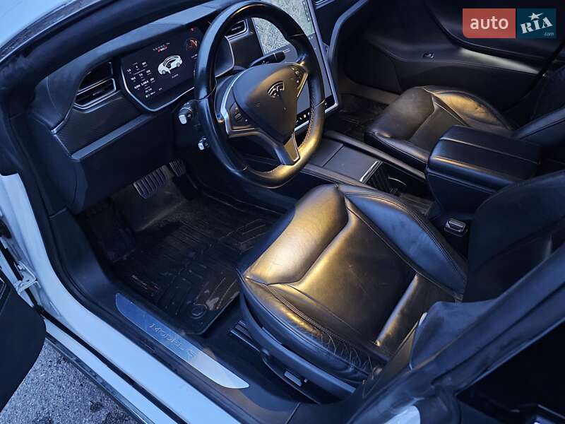 Лифтбек Tesla Model S 2014 в Запорожье