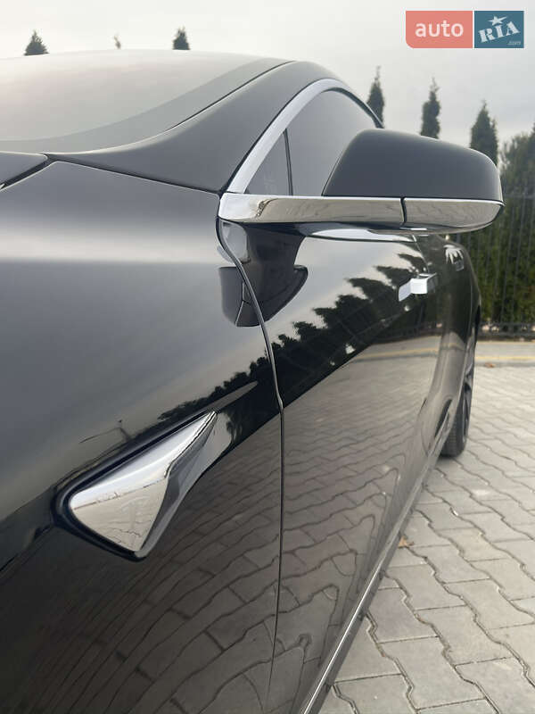Лифтбек Tesla Model S 2019 в Одессе