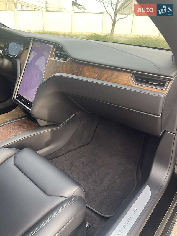 Лифтбек Tesla Model S 2019 в Одессе