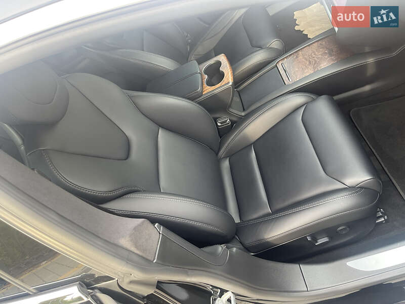 Лифтбек Tesla Model S 2019 в Одессе