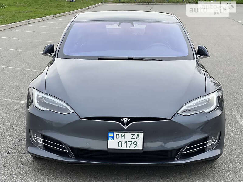 Лифтбек Tesla Model S 2018 в Сумах
