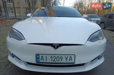 Лифтбек Tesla Model S 2018 в Киеве