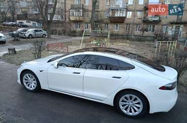 Лифтбек Tesla Model S 2018 в Киеве