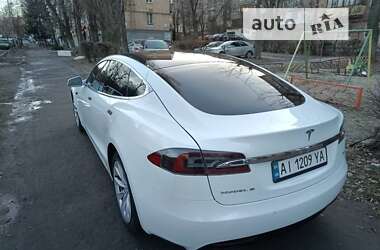 Лифтбек Tesla Model S 2018 в Киеве