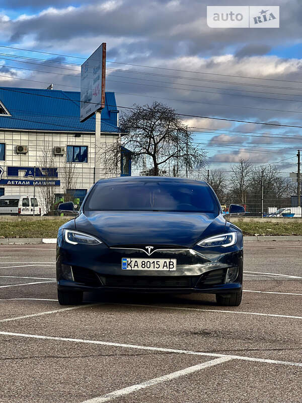 Лифтбек Tesla Model S 2016 в Житомире