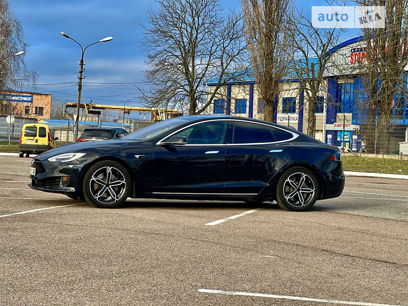 Лифтбек Tesla Model S 2016 в Житомире