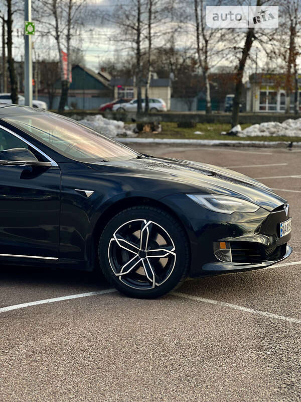 Лифтбек Tesla Model S 2016 в Житомире