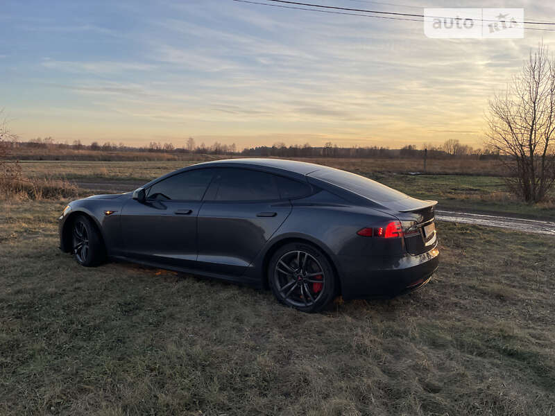 Ліфтбек Tesla Model S 2020 в Броварах