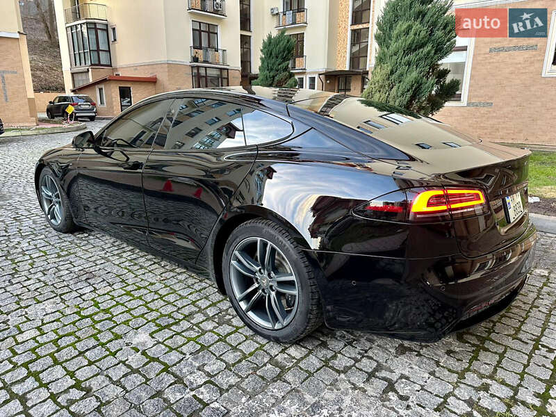 Лифтбек Tesla Model S 2022 в Киеве