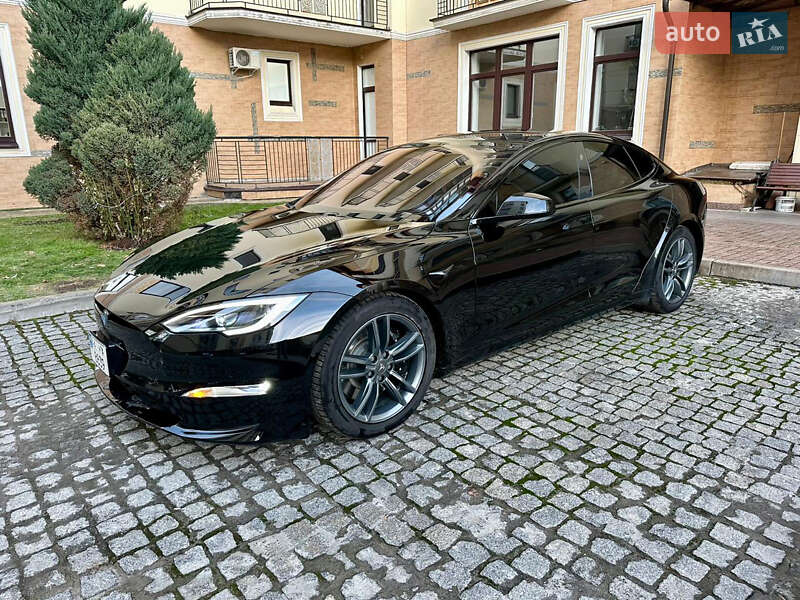 Лифтбек Tesla Model S 2022 в Киеве